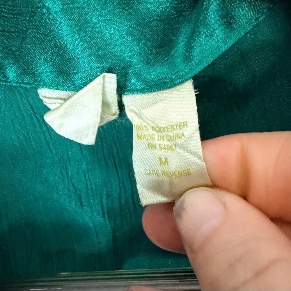 VICTORIA’S SECRET Women’s Size M Pajama Top Shirt VINTAGE Button Close Green